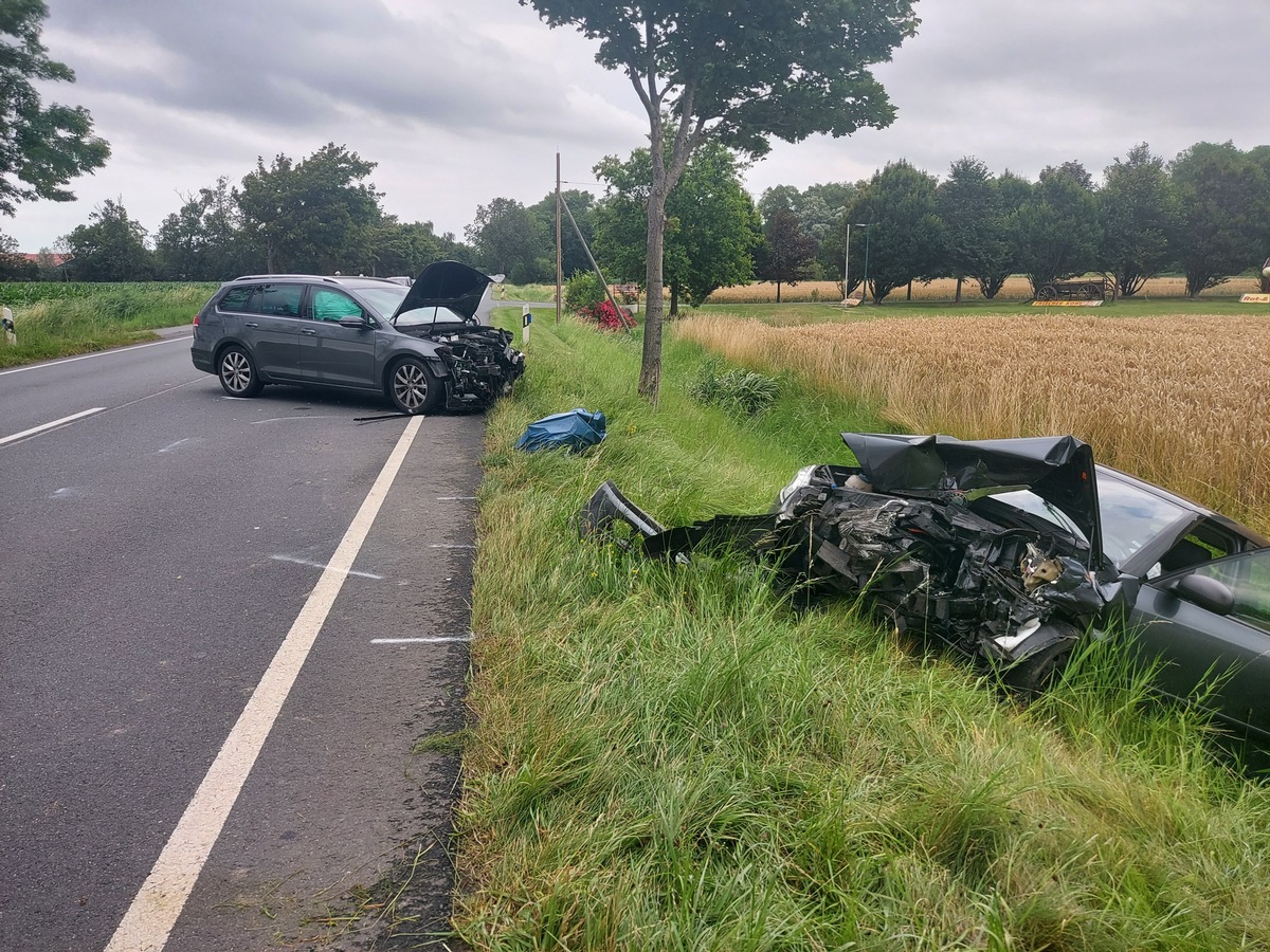 POL-CUX: Verkehrsunfall auf der Bundesstraße 73 - zwei Personen schwer verletzt (Lichtbild in der Anlage)