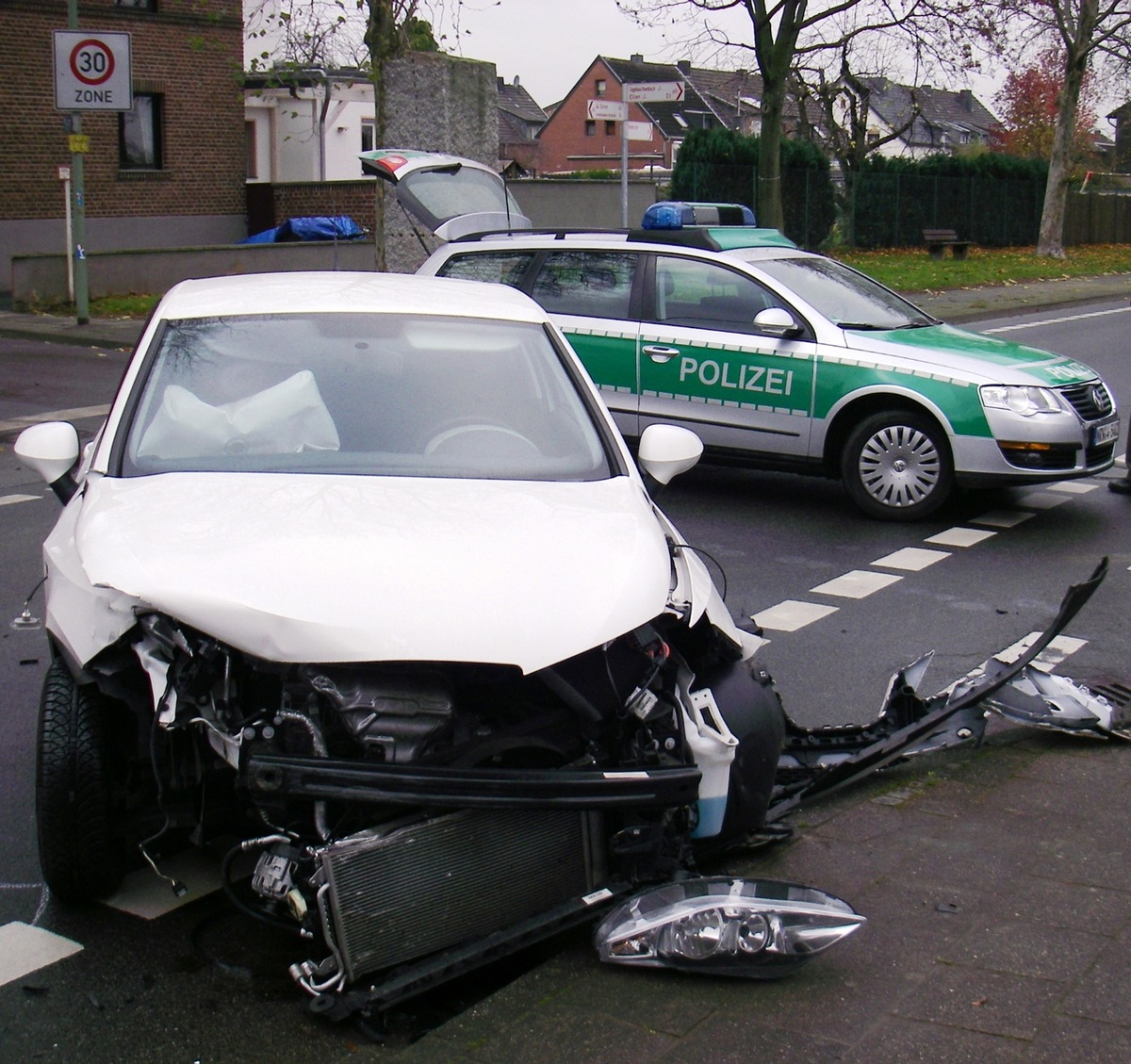 POL-DN: Kind bei Unfall verletzt