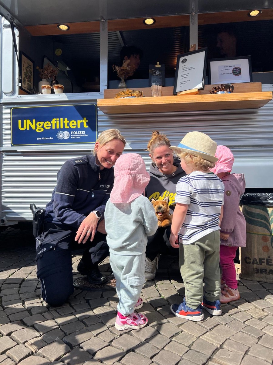 POL-UN: Werne - Erfolgreiche, tolle Gespräche mit Bürgerinnen und Bürgern bei einem Kaffee