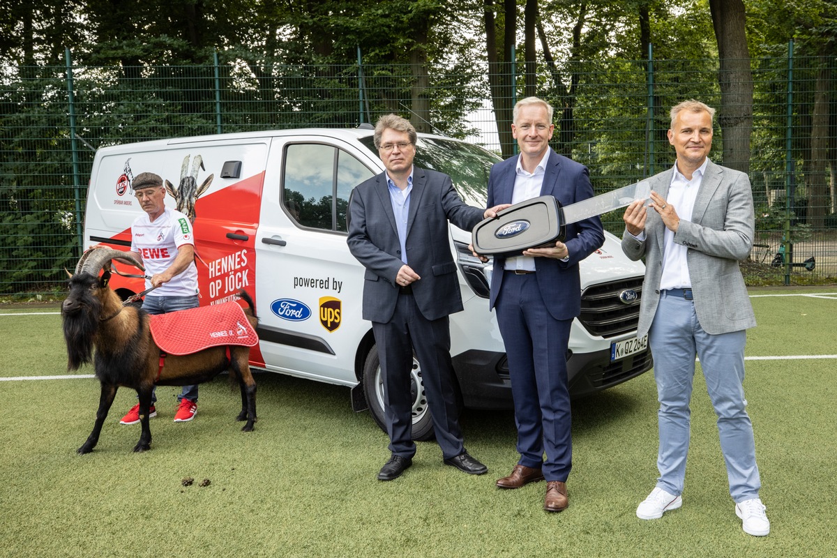 Emissionsfrei zum Stadion: FC-Maskottchen Hennes IX. fährt künftig elektrisch im eigens umgebauten Ford Transit Custom