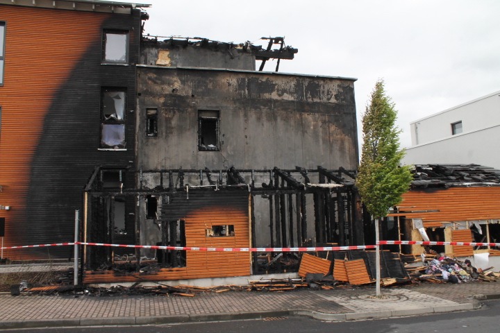 POL-DN: Brände in Niederzier