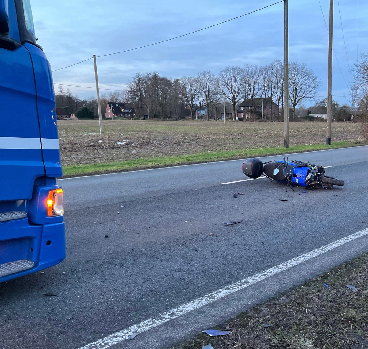 POL-COE: Coesfeld, Goxel, B525/ Rollerfahrer von zwei Fahrzeugen erfasst