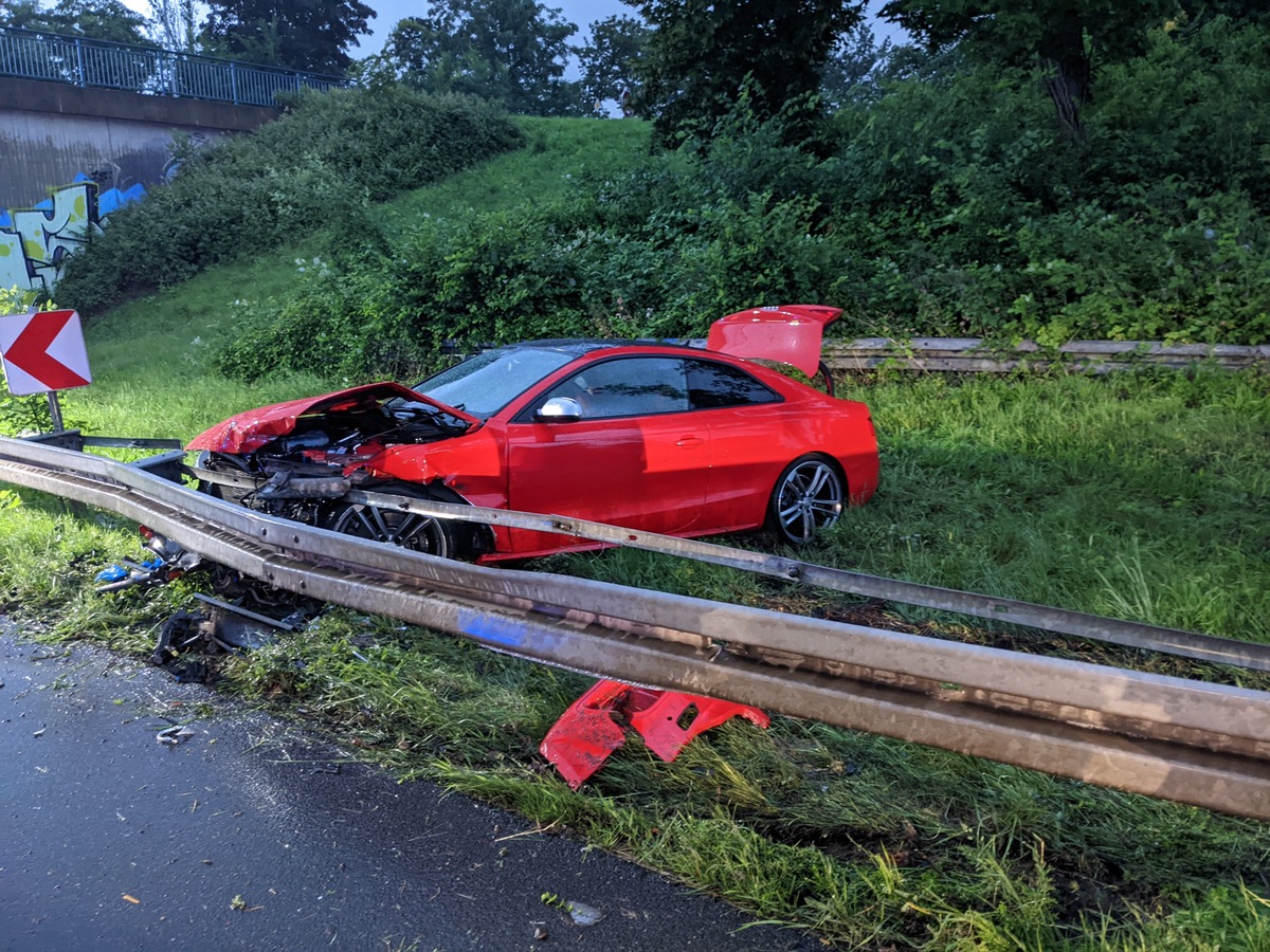 FW-MH: Schwerer Verkehrsunfall auf der BAB40