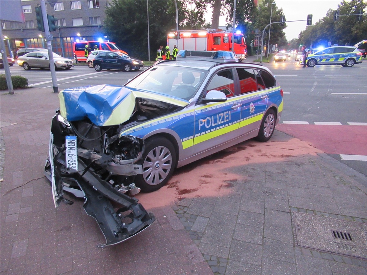 POL-MS: Polizeiwagen kollidiert mit Pkw - Unfall mit vier Verletzten