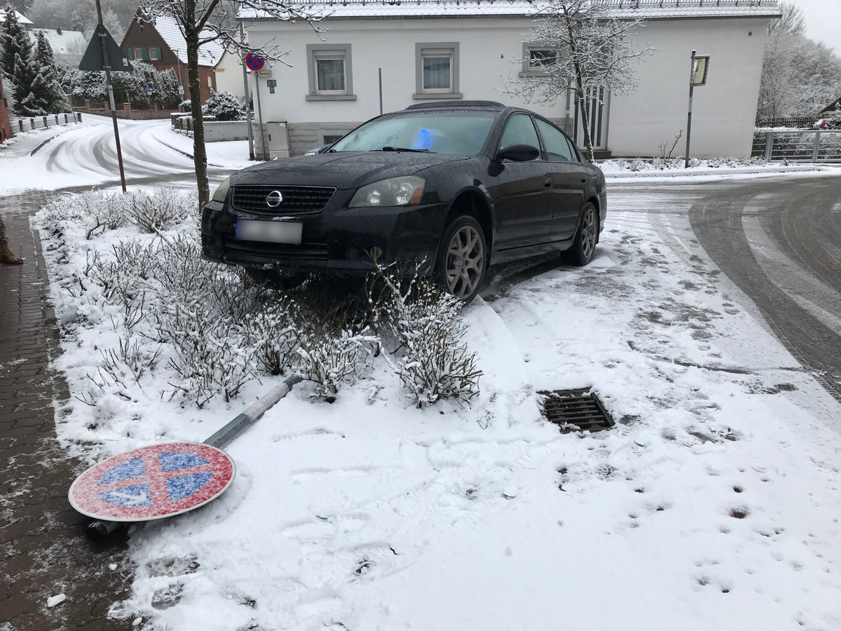 POL-PPWP: Unfall: Auto aufgesetzt