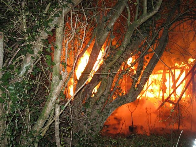 POL-PDWIL: Brand eines leerstehenden Wohngebäudes