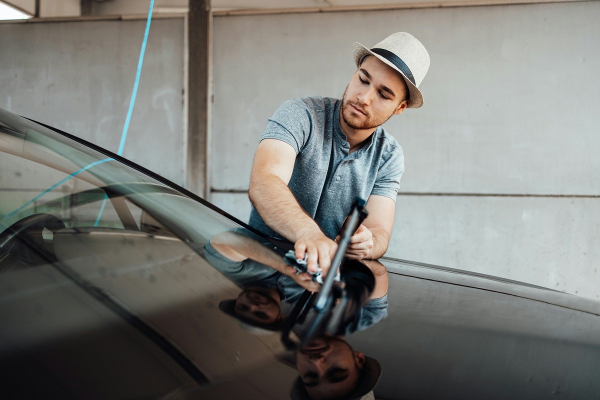 Auto verkaufen Schweiz privat: Der Vergleich zwischen Verkauf an Autohändler und Privatpersonen