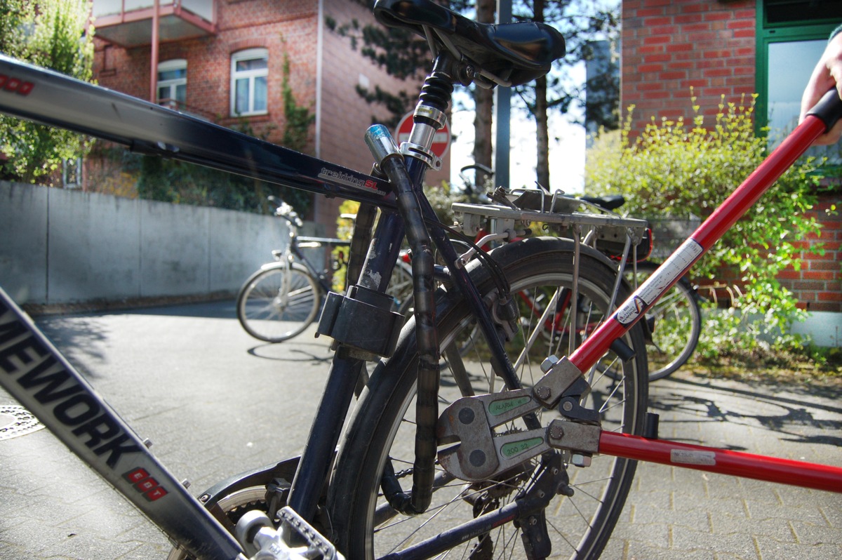 POL-PB: Fahrraddiebstähle steigen an - Sättel und Räder auch im Visier der Diebe