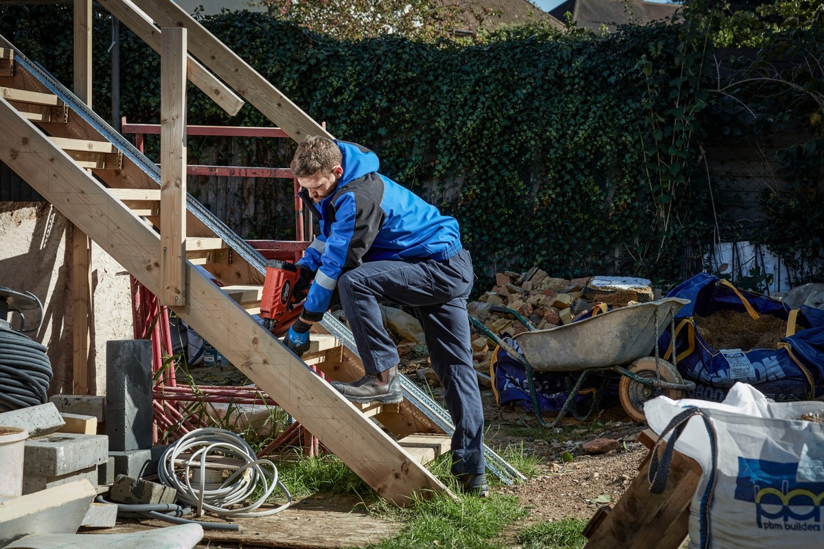 Pressemitteilung: Mit Dickies FLEX zu mehr Bewegungsfreiheit