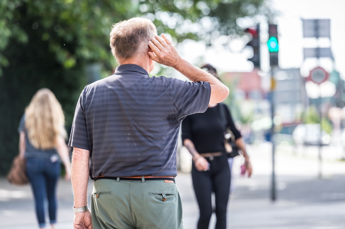 Ältere Menschen im Straßenverkehr besonders gefährdet / Wer gut hört, senkt sein Unfallrisiko