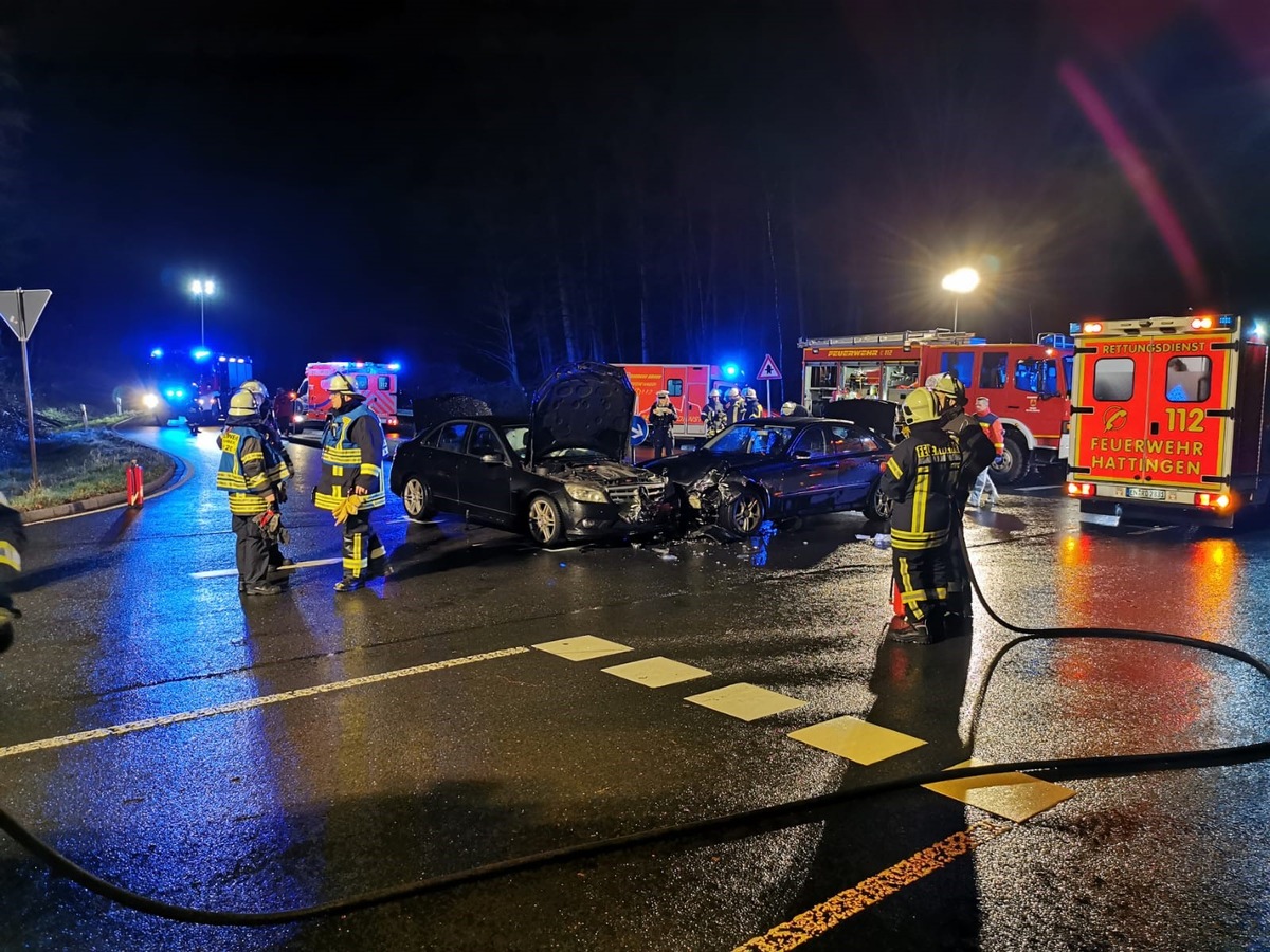 FW-EN: Verkehrsunfall auf der Eichholzstr.