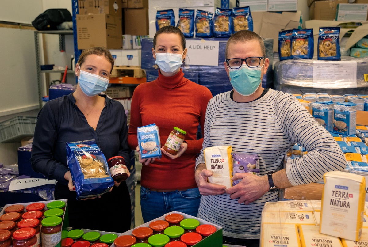 La raccolta fondi &quot;A Lidl Help&quot; conclusa con successo / I clienti donano 17&#039;000 prodotti, Lidl Svizzera raddoppia la donazione