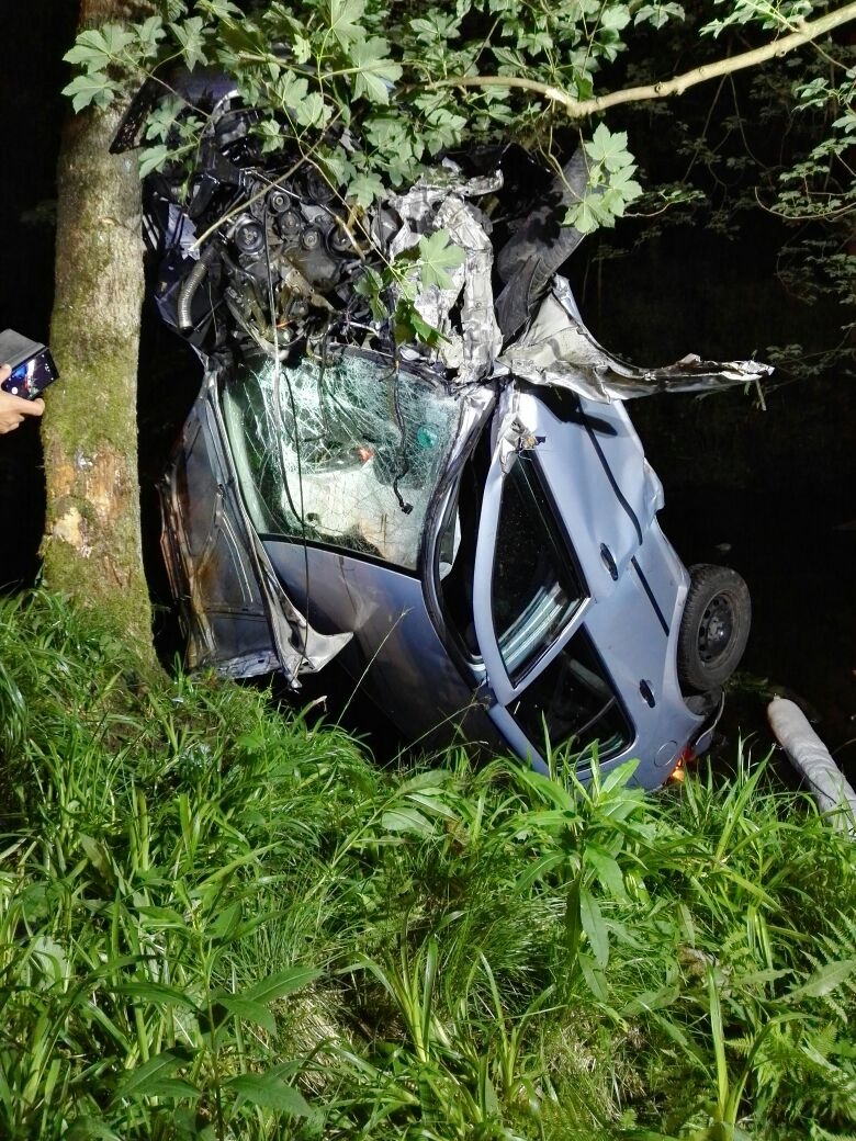 POL-NOM: PKW landet nach Verkehrsunfall in der Sieber