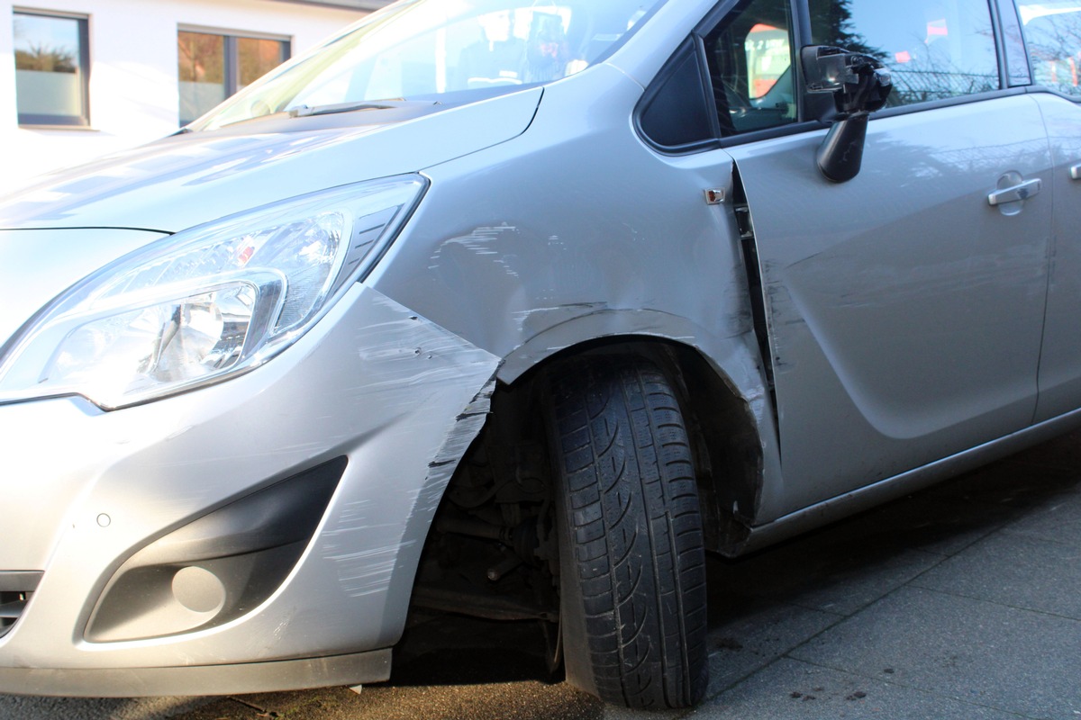 POL-MI: Autofahrerin verliert Kontrolle über ihren Wagen