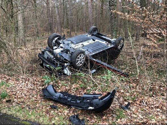 POL-PDLD: Verkehrsunfall mit überschlagenem Fahrzeug