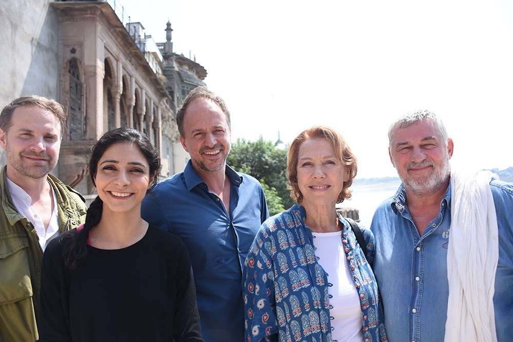 Dreharbeiten in Indien für dritten Film der Reihe &quot;Fluss des Lebens&quot;/&quot;Herzkino&quot;-Abenteuer &quot;Kind des Ganges&quot; mit Gaby Dohm, Heinz Hoenig, Janek Rieke und Pegah Ferydoni (FOTO)