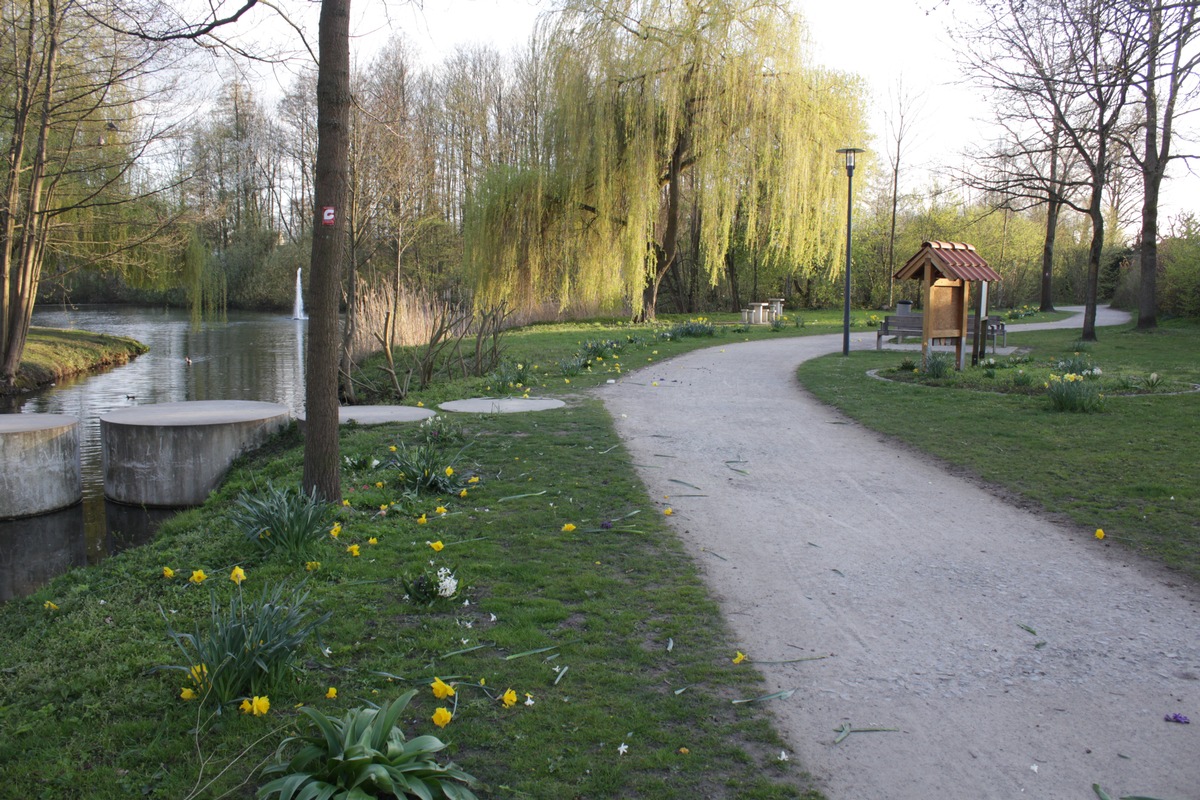 POL-GT: Jugendliche verwüsten Bürgerpark in Steinhagen und werden gestellt