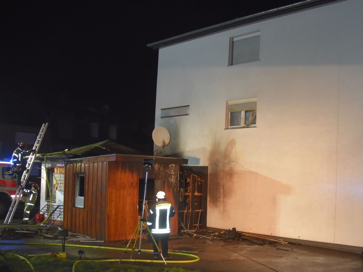 POL-AC: Polizei sucht Zeugen nach Brand in einem Kioskanbau