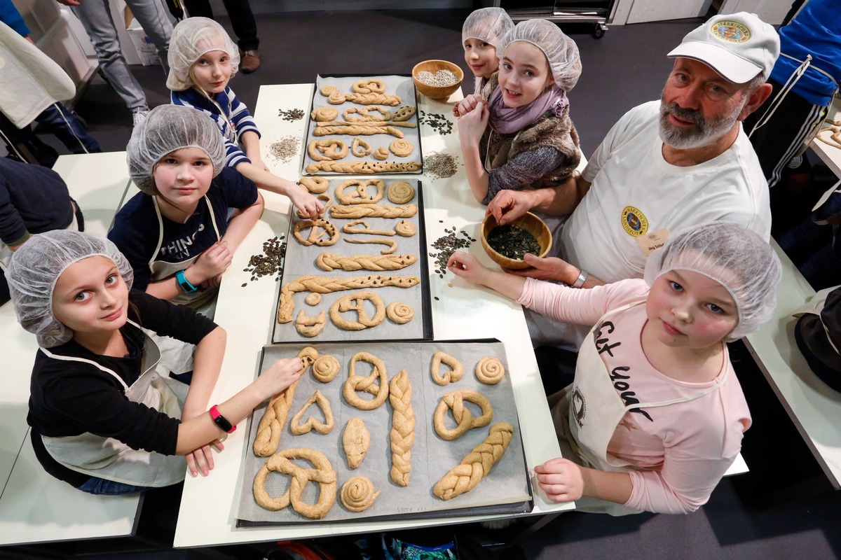 Grüne Woche 2018: Klasse meets Rasse - Berliner Messegelände ist im Januar die größte Schulklasse Deutschlands - Messe Berlin erwartet mehr als 20.000 Schüler zum praxisnahen Unterricht