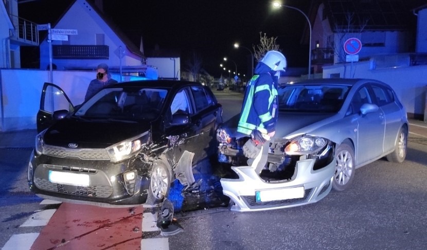 POL-PDNW: (Haßloch) Vorfahrt missachtet, zwei Mal Totalschaden