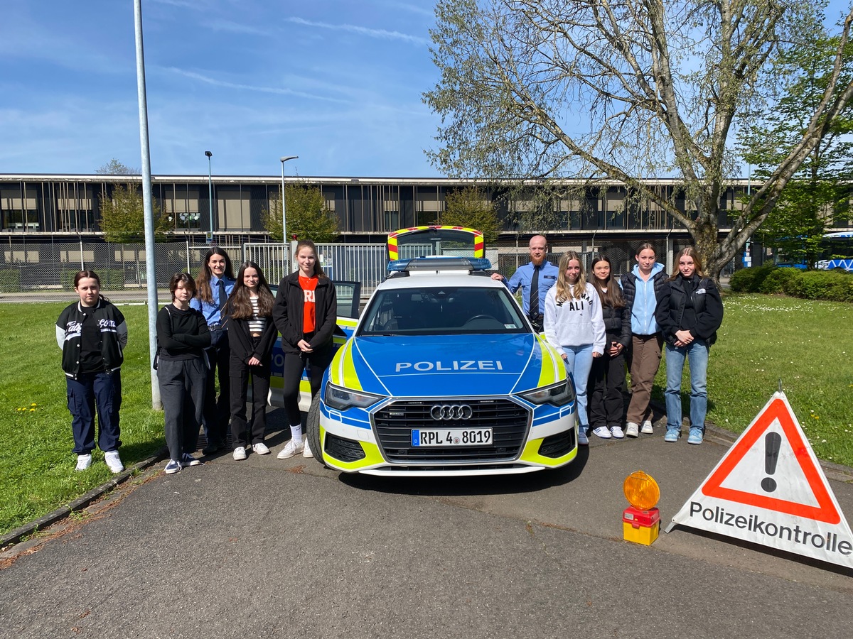 POL-PDTR: Girls&#039;Day bei der Polizeiinspektion Schweich