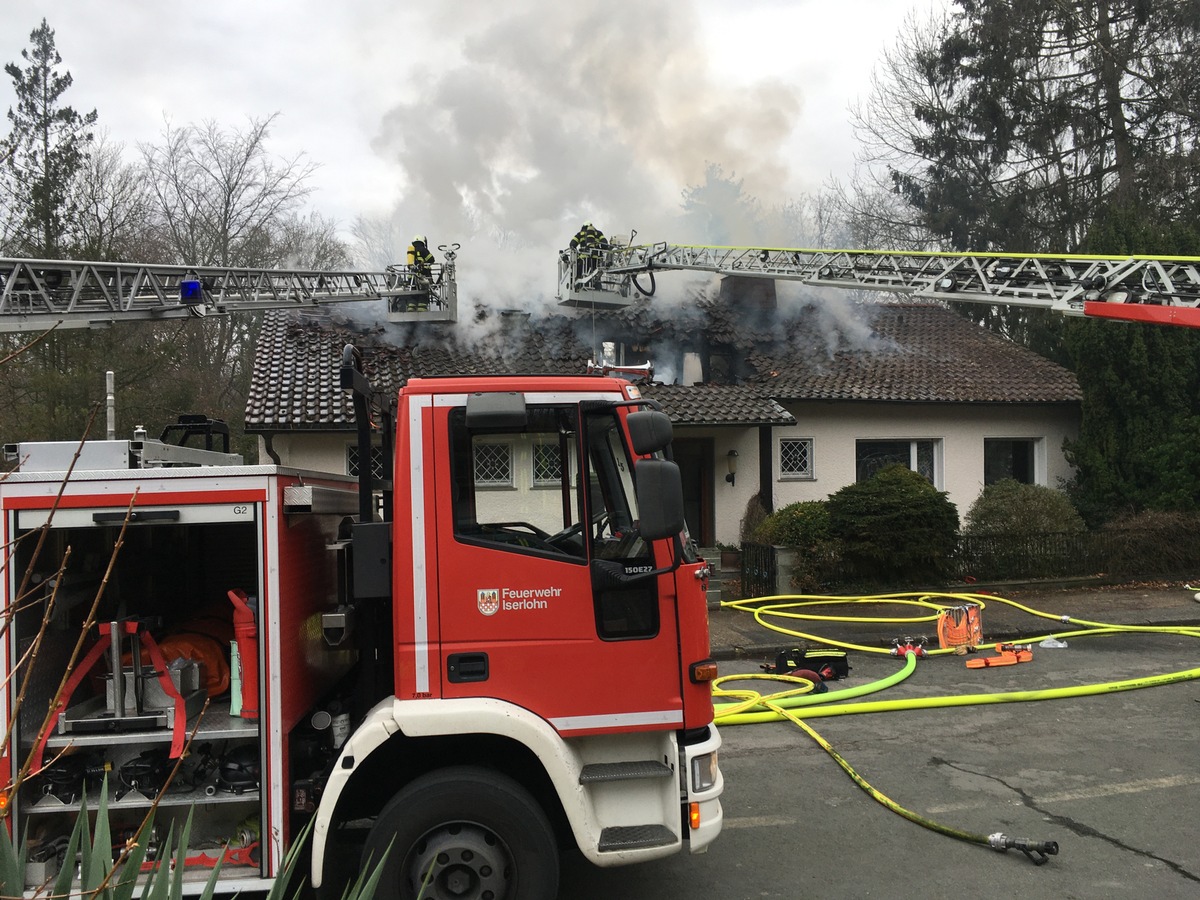 FW-MK: Dachstuhlbrand