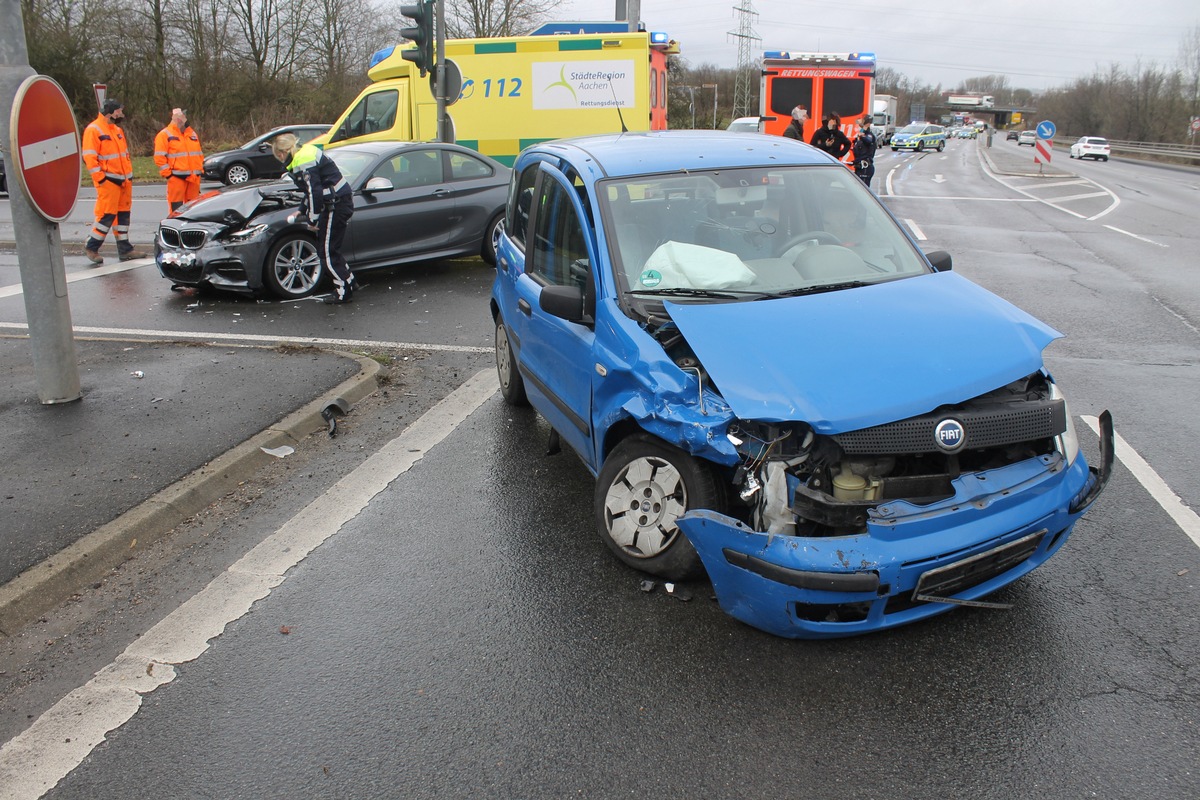 POL-AC: Zwei Verletzte nach Unfall