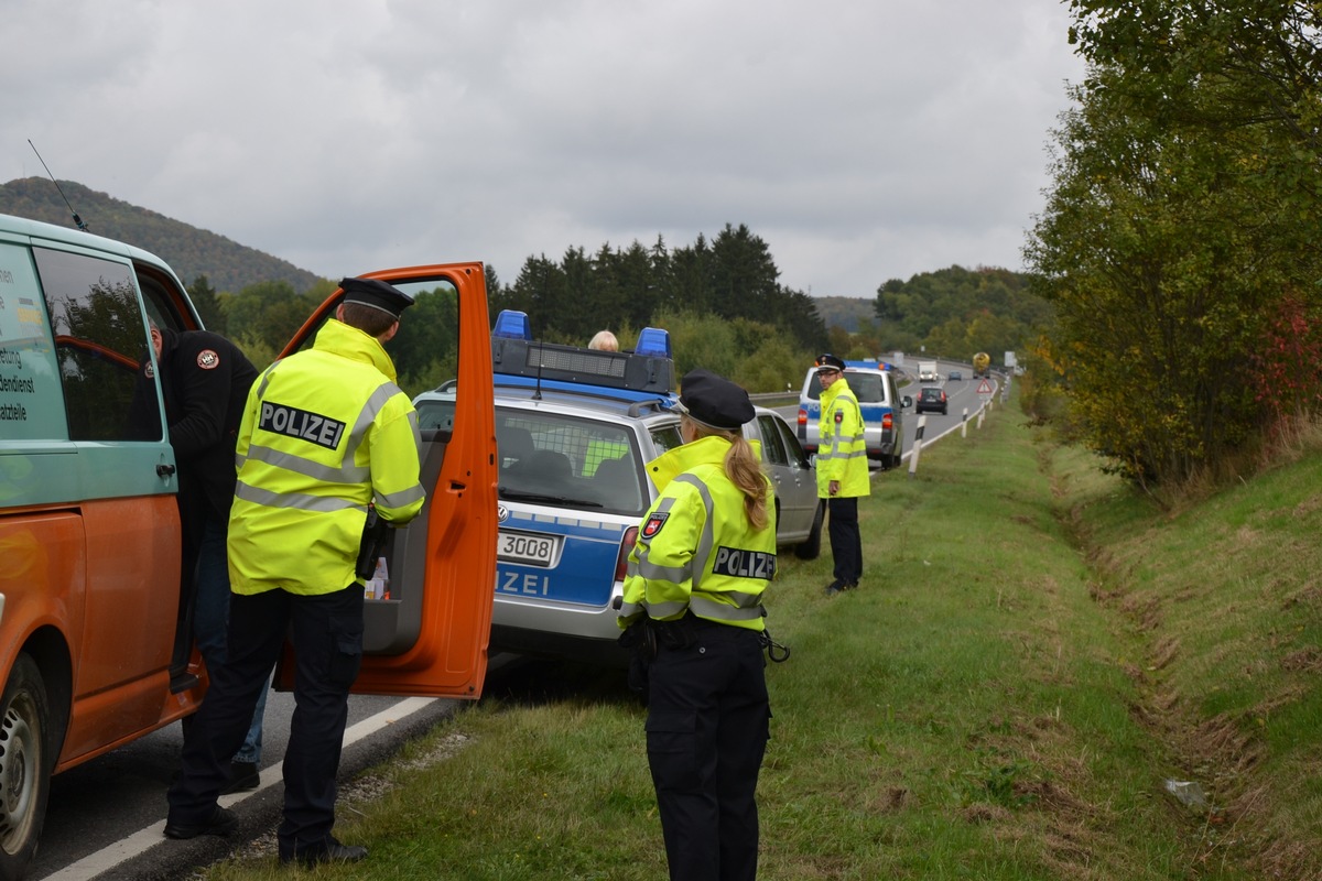 POL-HOL: Die Raser haben kein HOL-Kennzeichen am Auto / Positive Unfallzahlen / weiterhin Kontrollen auf der B 64