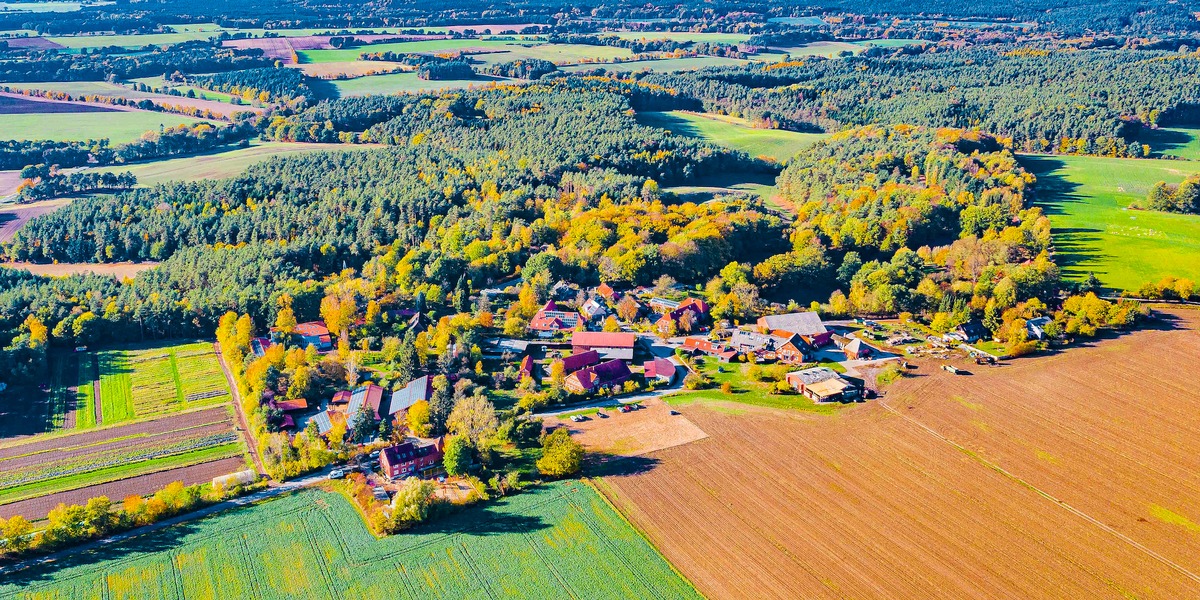 Michaelshof Sammatz im Wendland: Gericht untersagt Falschberichterstattung der Elbe-Jeetzel-Zeitung / Redaktion wehrt sich gegen Kampagnen-Vorwurf / Hamburger Hobbyjägerin schießt gegen Sozialprojekt