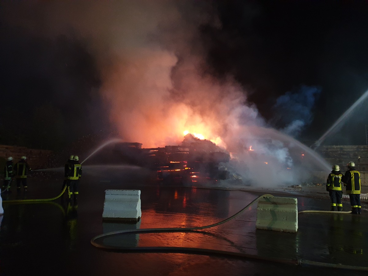 FW-RD: Update zu: Feuer auf Recyclinghof in Böhnhusen (Kreis Rendsburg-Eckernförde)