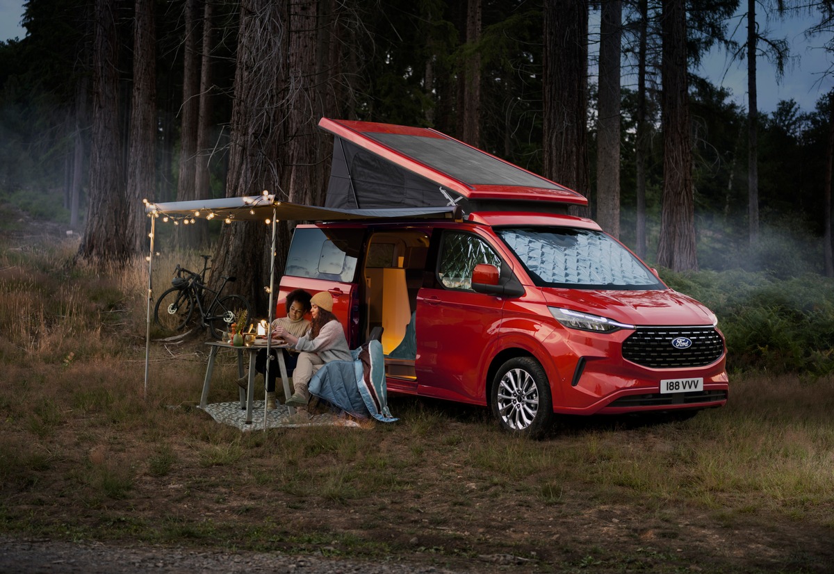 Weltpremiere auf Caravan Salon: Der neue Ford Transit Custom Nugget ist bereit für elektrifizierte Abenteuer