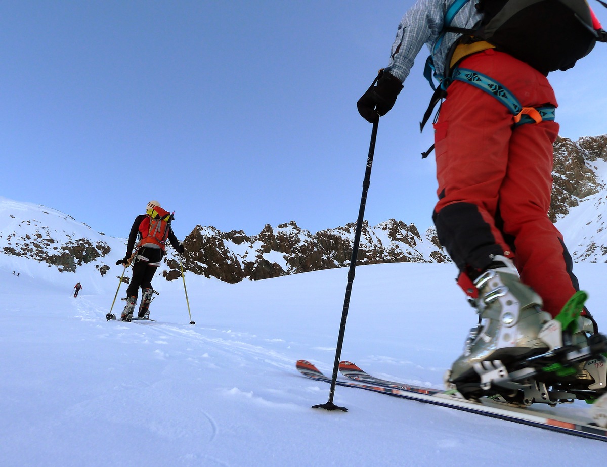 Gaysport in den Schweizer Bergen / Pink Alpine ist der bedeutendste Anbieter für Gaysport in den Schweizer Bergen