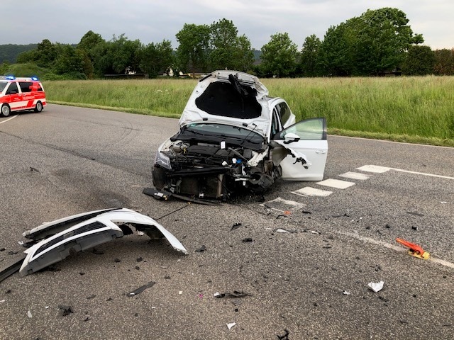 POL-PDTR: Schwerer Verkehrsunfall in Schweich