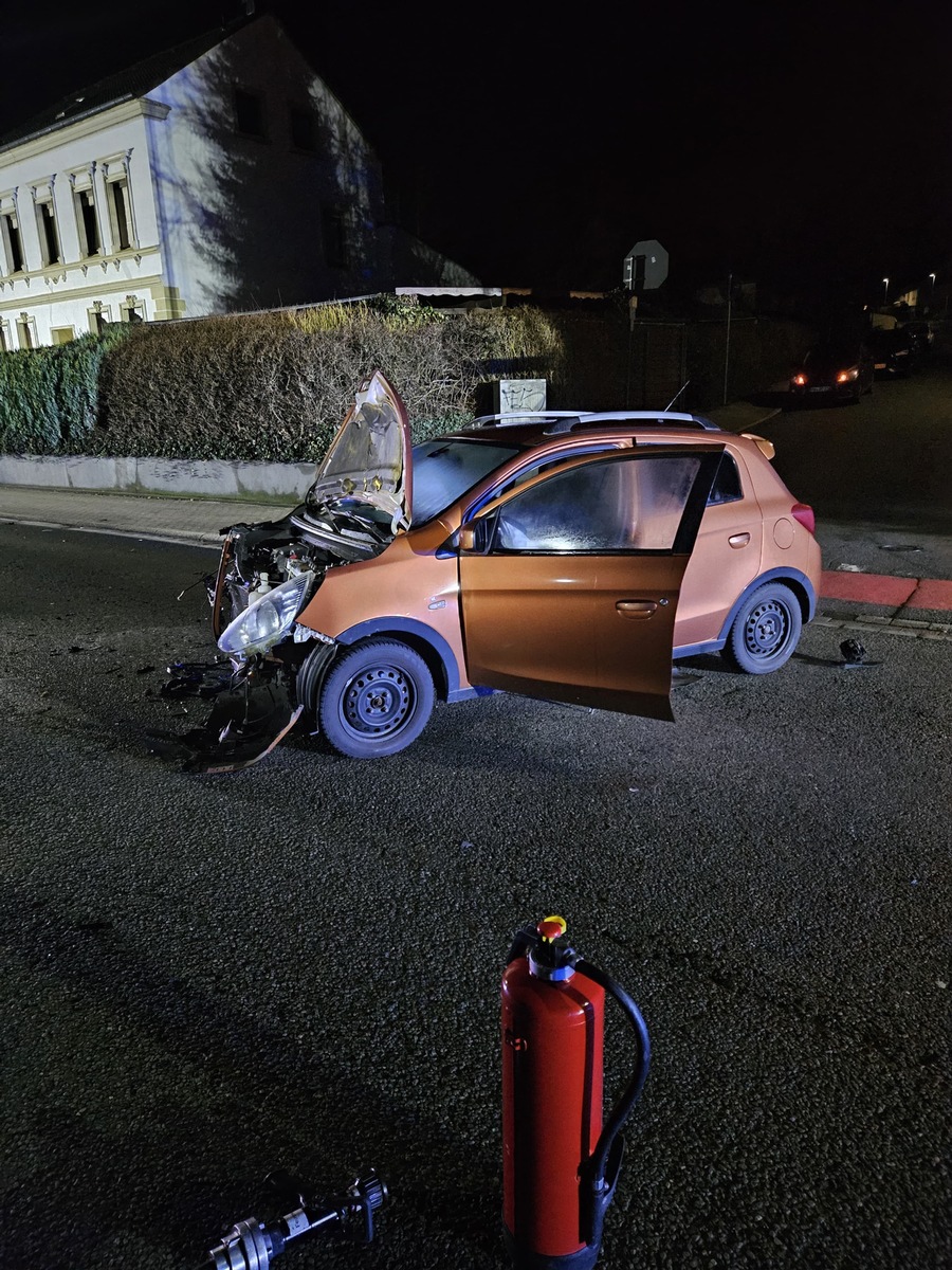 FW Menden: Verkehrsunfall mit einer verletzten Person