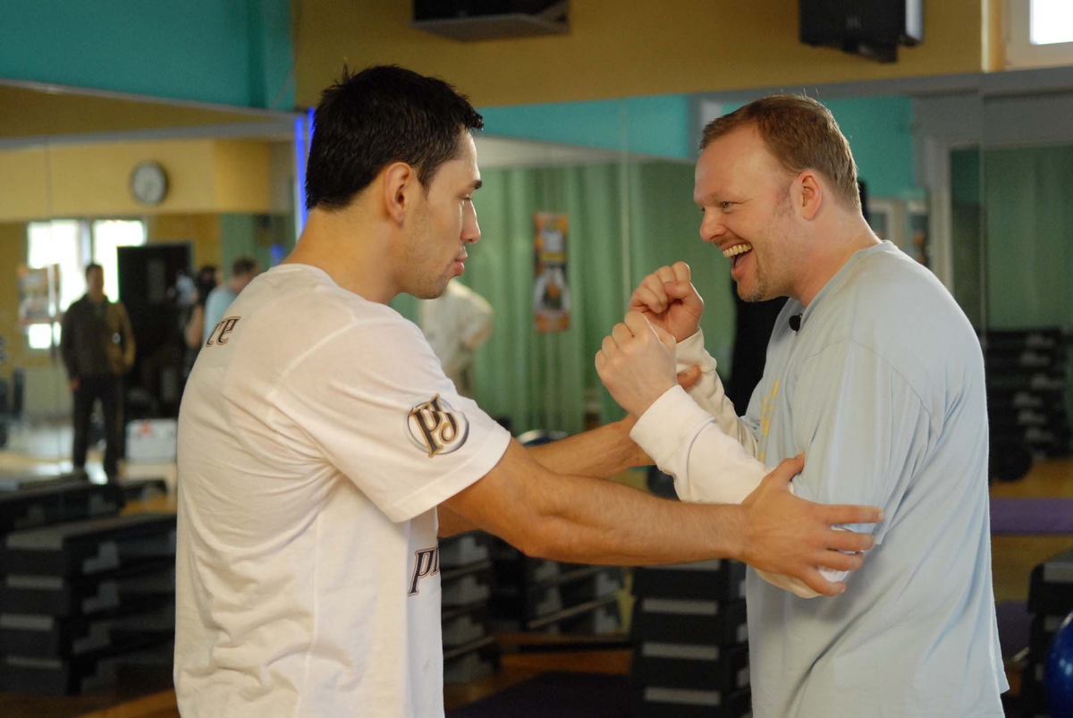 Starker Wind beim Boxtraining: Stefan Raab verpflichtet Felix Sturm / Über 10.000 verkaufte Tickets innerhalb von zehn Tagen