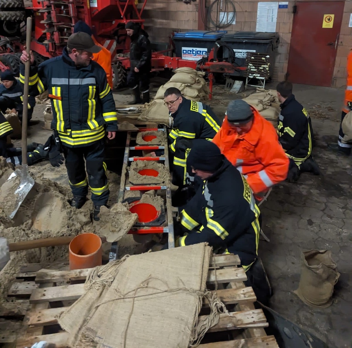 FW-ROW: Drei Einsätze in einer Nacht - Hochwasser