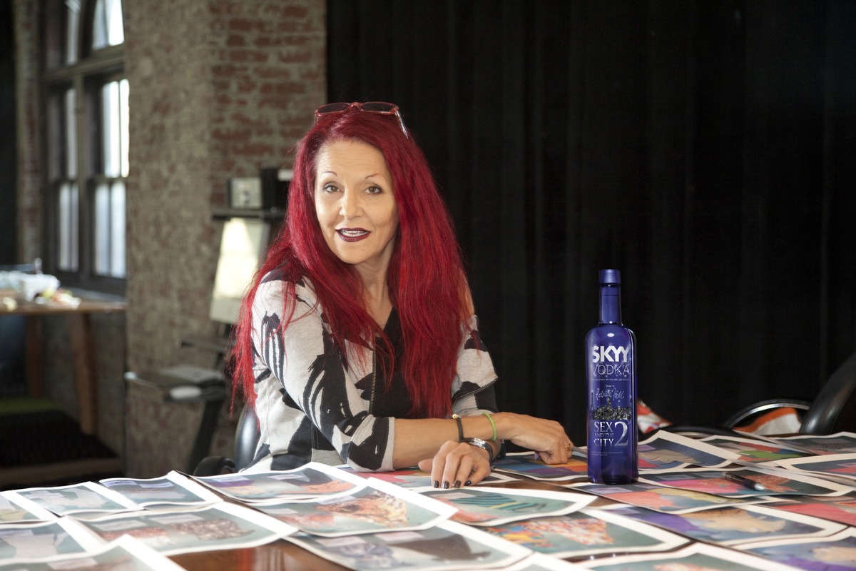 SATC-Stylistin Patricia Field entwirft Limited Edition für  Vodka-Partner SKYY / Das Interview mit der Stil-Ikone (mit Bild)