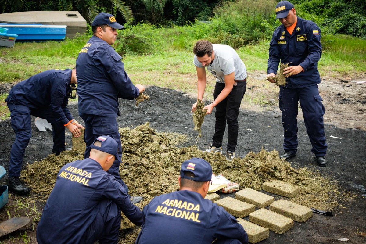 Vom Kokain-Anbau in Kolumbien bis zum Entzug in Montenegro: Für die Doku-Reihe &quot;Uncovered&quot; beleuchtet Thilo Mischke den weltweiten Drogenhandel und seine Konsequenzen