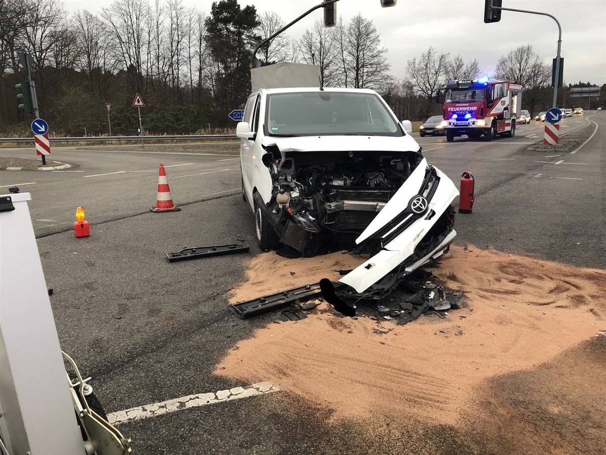 POL-PDKL: Unfall mit verletzten Personen; Zeugen gesucht