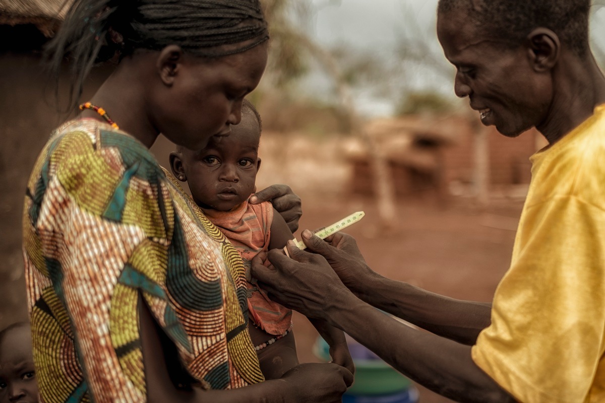 Vier Jahre nach der Unabhängigkeit im Südsudan weist Horst Köhler auf drohende Hungersnot hin / Schirmherr von &quot;Aktion Deutschland Hilft&quot; würdigt Nothilfe der Hilfsorganisationen