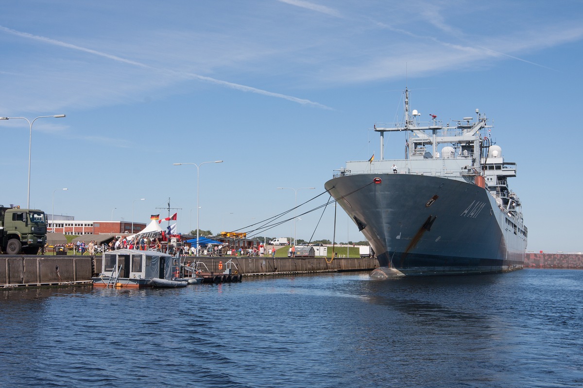 Marinestützpunkt Wilhelmshaven lädt ein - Tage des offenen Stützpunktes vom 19. Juli bis 23. August 2017