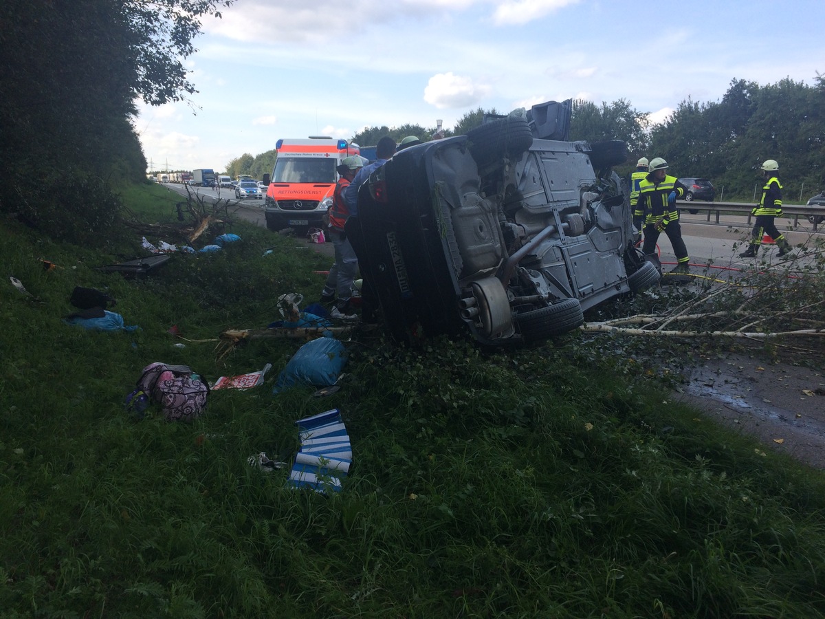 POL-VDKO: Verkehrsunfall mit einer schwer verletzten Person