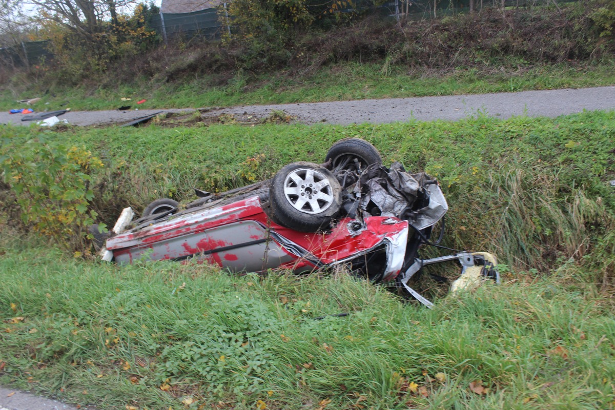 POL-ME: 21-Jähriger verursacht schweren Verkehrsunfall - Velbert - 2111003