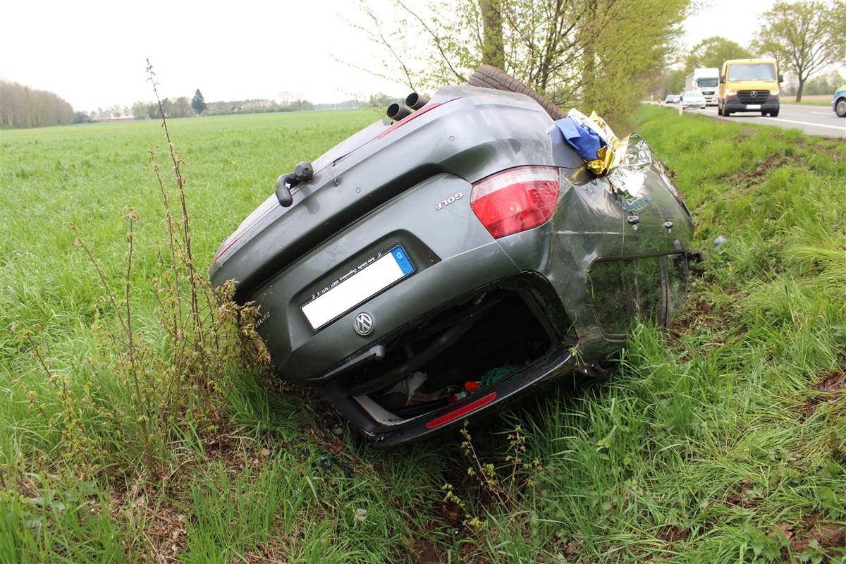 POL-MI: VW-Fahrerin kommt von Straße ab