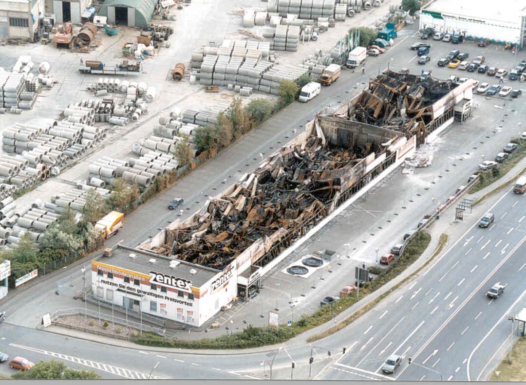 POL-BM: Pulheim Feuer bei «Zentex» wurde gelegt / Foto