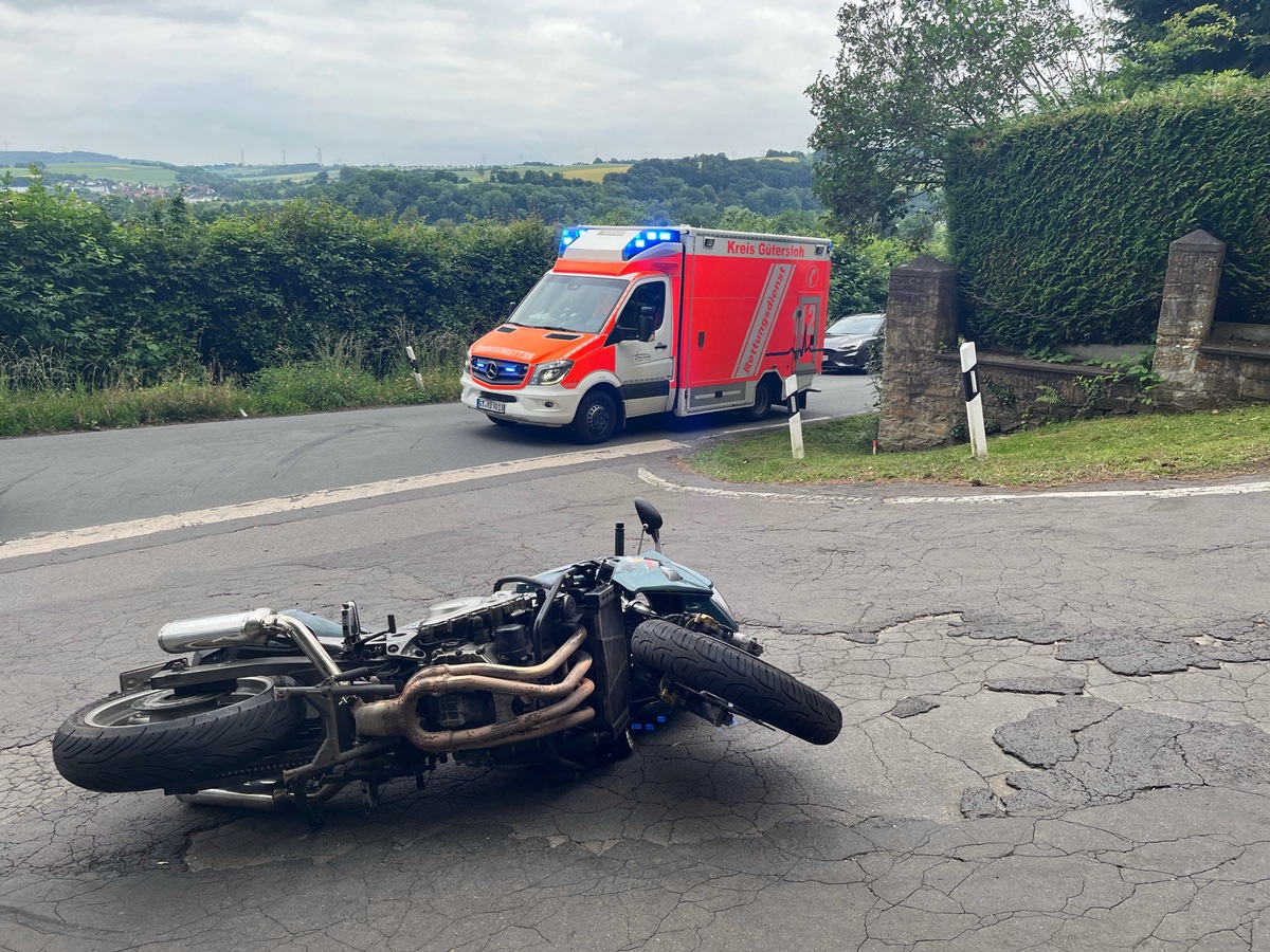 POL-HF: Motorradfahrer nach Unfall verletzt- Sturz beim Abbiegen