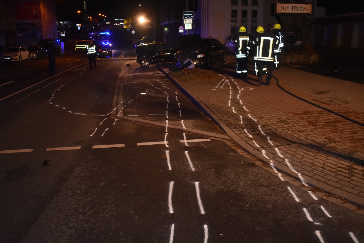 POL-MG: Verkehrsunfall mit 4 Verletzten und hohem Sachschaden