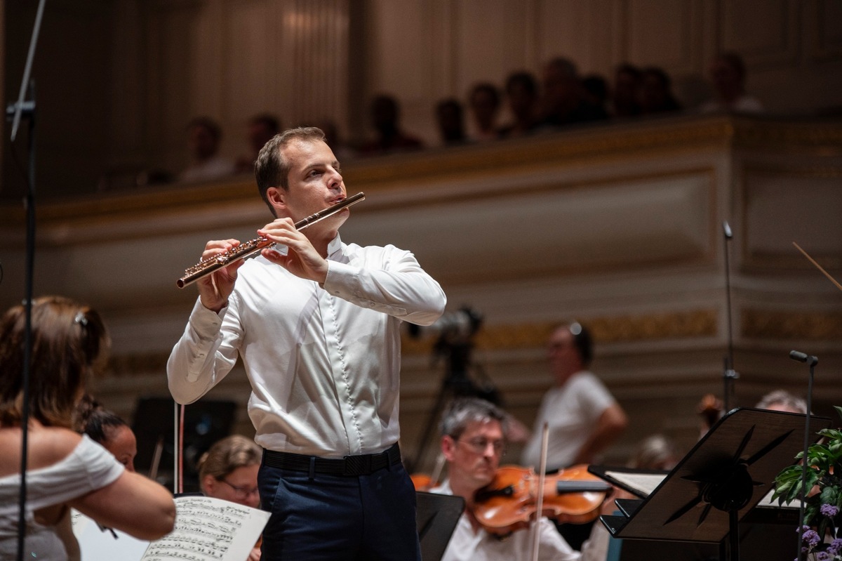 Concert de début réussi : l&#039;équipe nationale d&#039;orchestre suisse impressionne lors de la fête nationale