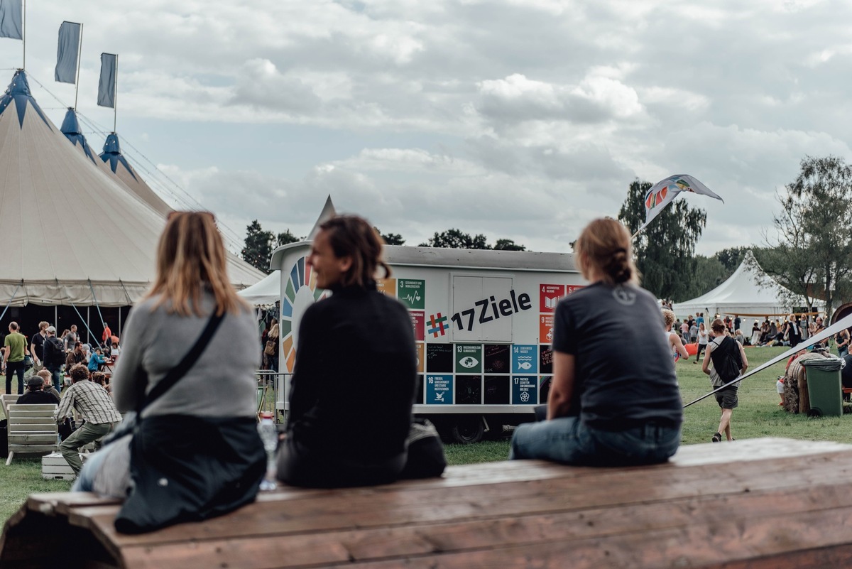 HÆDI – #17Ziele unplugged mit Annett Louisan: Engagement Global und St. Peter-Ording veranstalten großes Musik- und Kulturfestival zum Thema Nachhaltigkeit