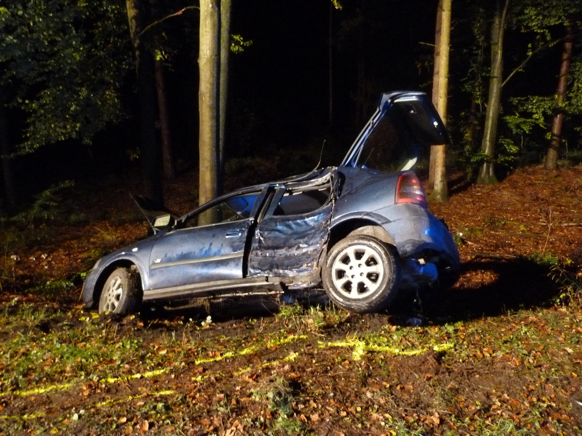 FW-DT: Verkehrsunfall mit drei verletzten Personen